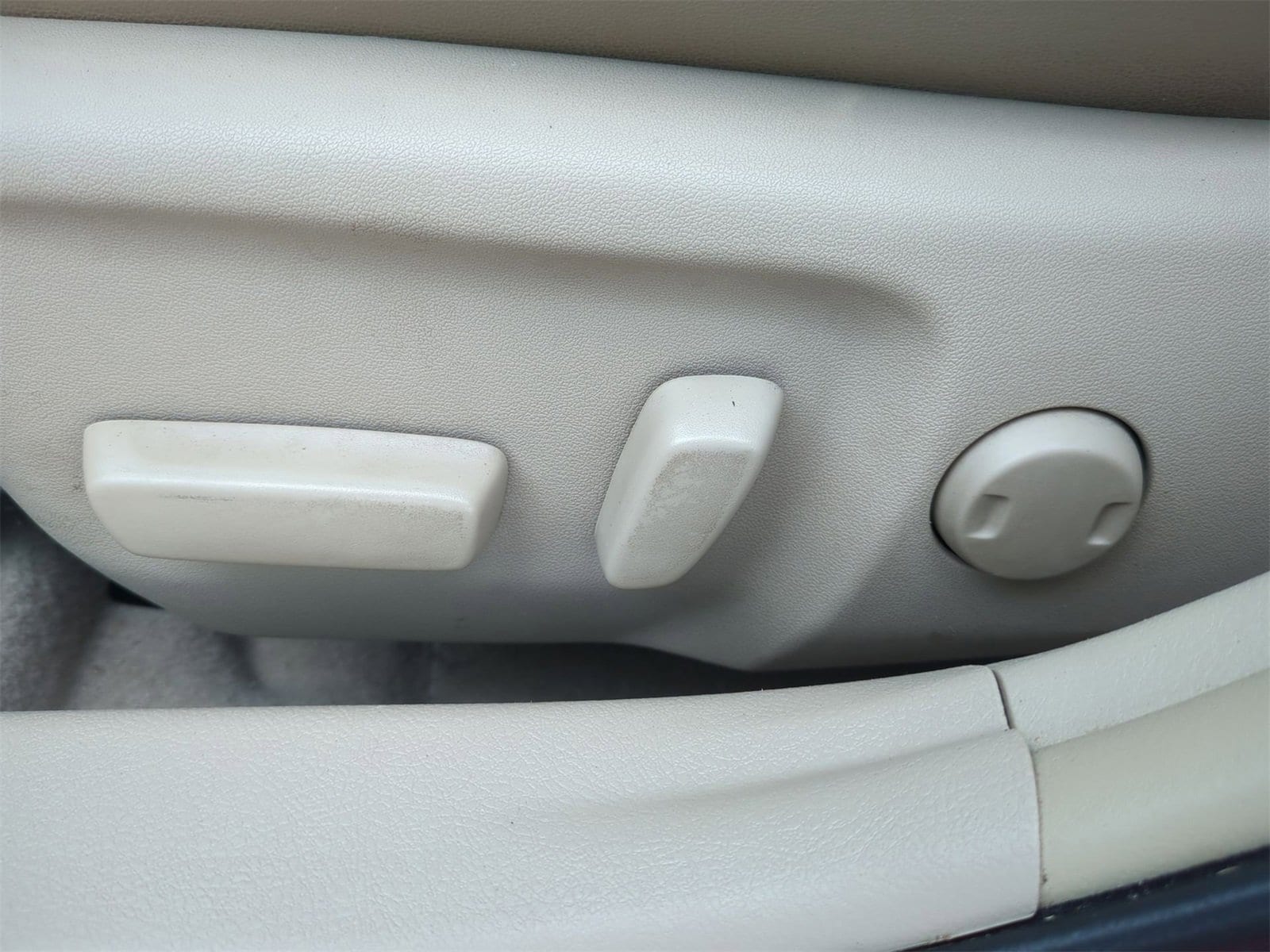 Thumbnail: 2014 Toyota Camry - 17