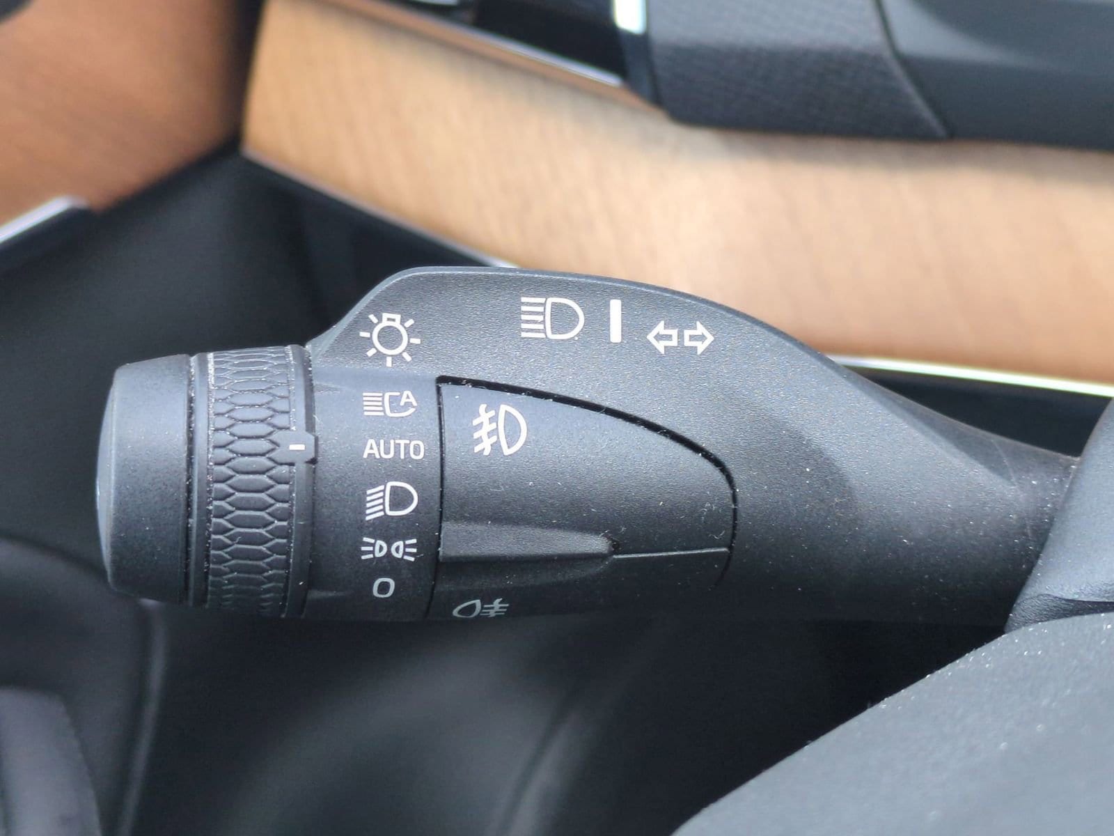 Thumbnail: 2021 Volvo XC90 - 28