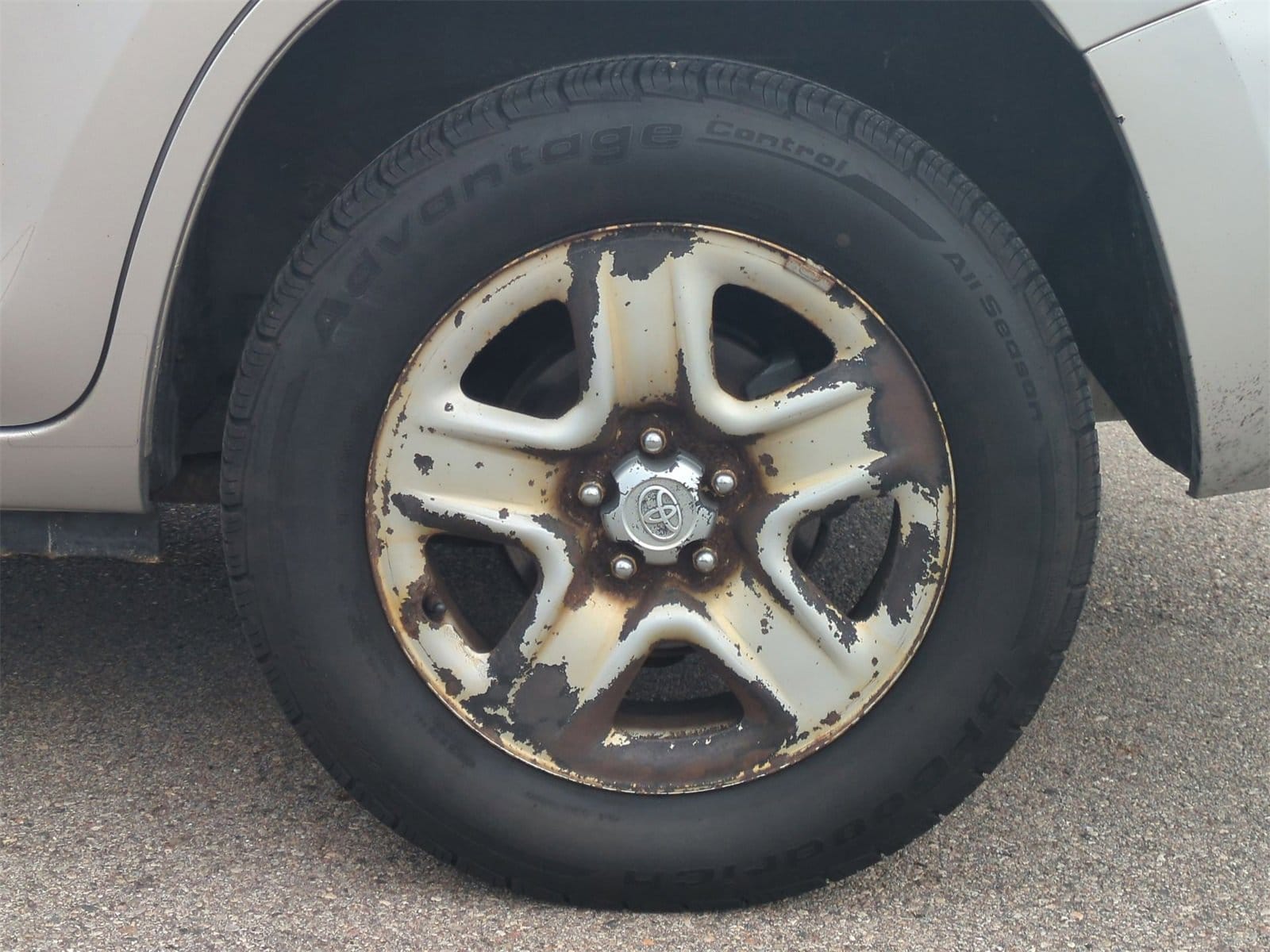 Thumbnail: 2011 Toyota RAV4 - 14