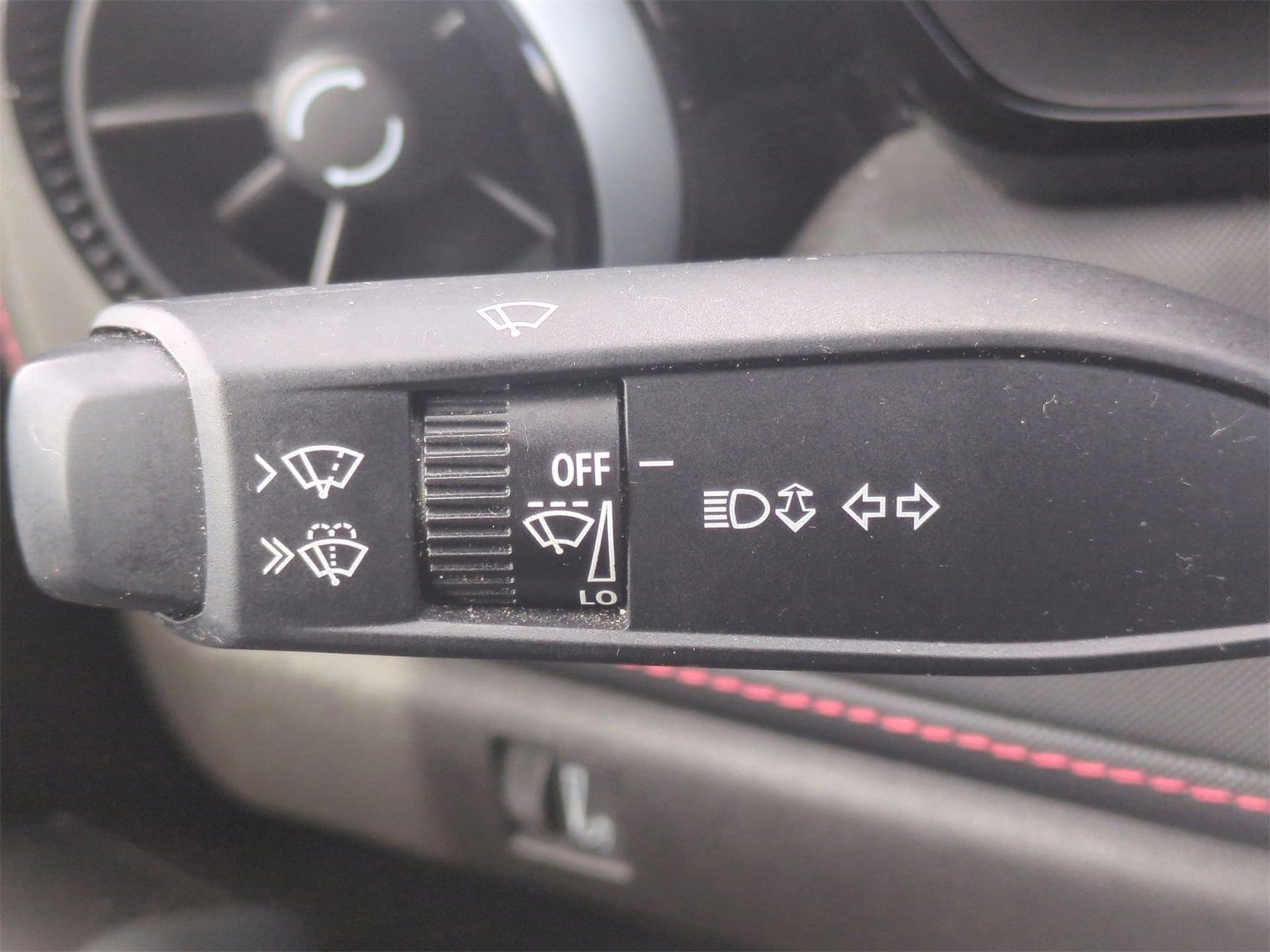 Thumbnail: 2023 Chevrolet Colorado - 28