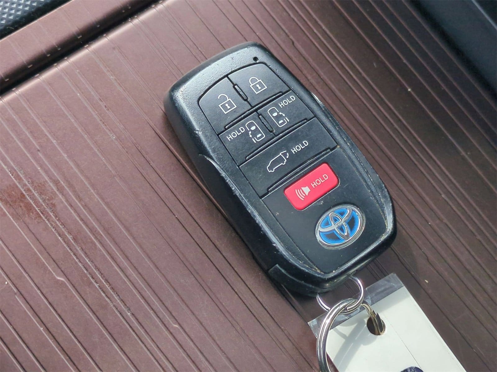 Thumbnail: 2024 Toyota Sienna - 36