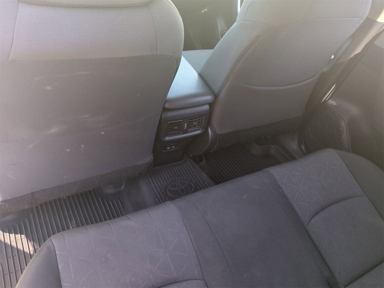 Thumbnail: 2023 Toyota RAV4 - 18