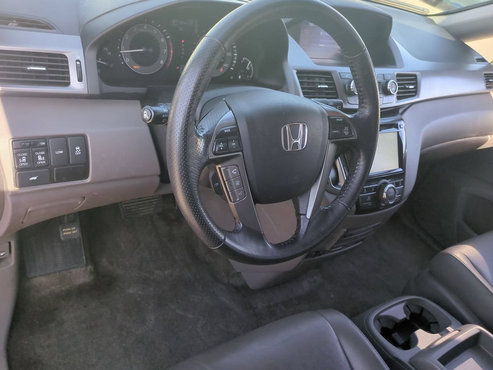 Thumbnail: 2014 Honda Odyssey - 10