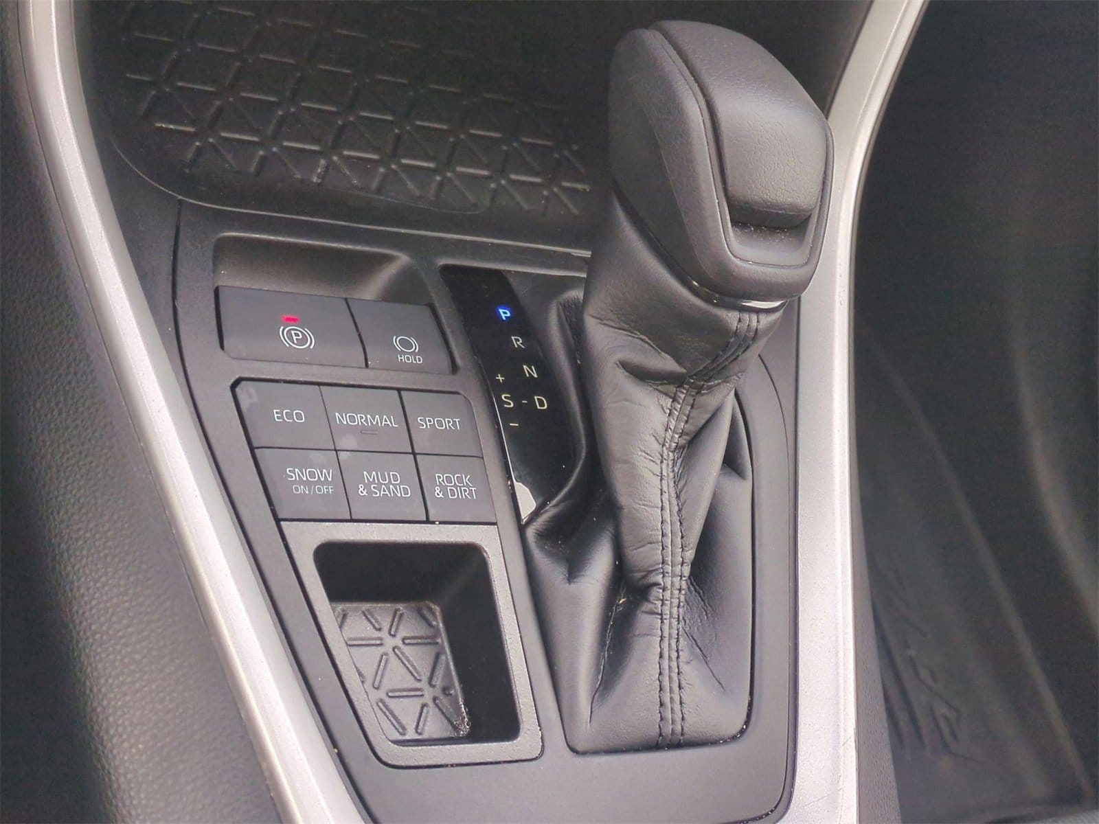 Thumbnail: 2023 Toyota RAV4 - 32