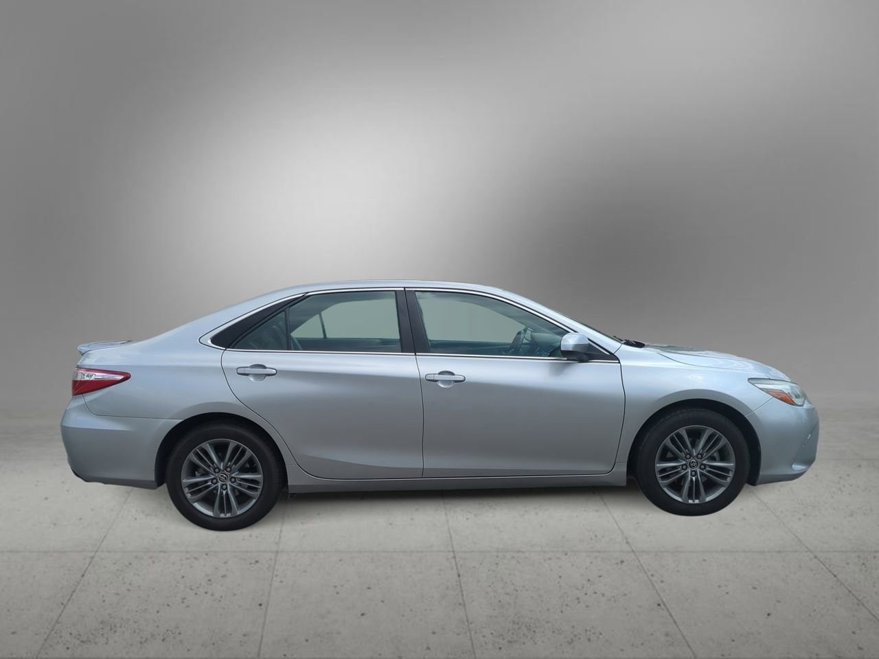 Thumbnail: 2015 Toyota Camry - 9