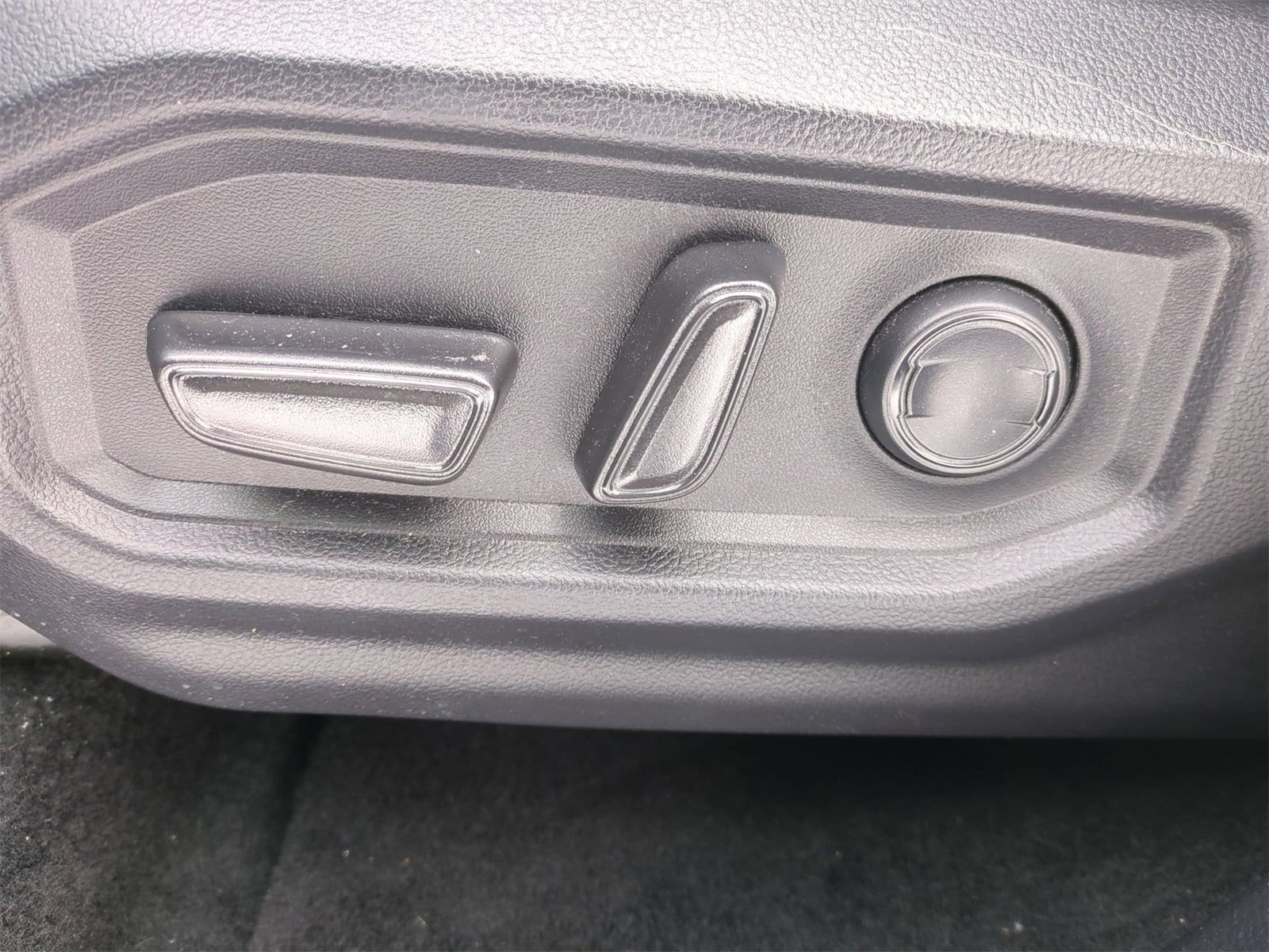 Thumbnail: 2025 Toyota Tundra - 17