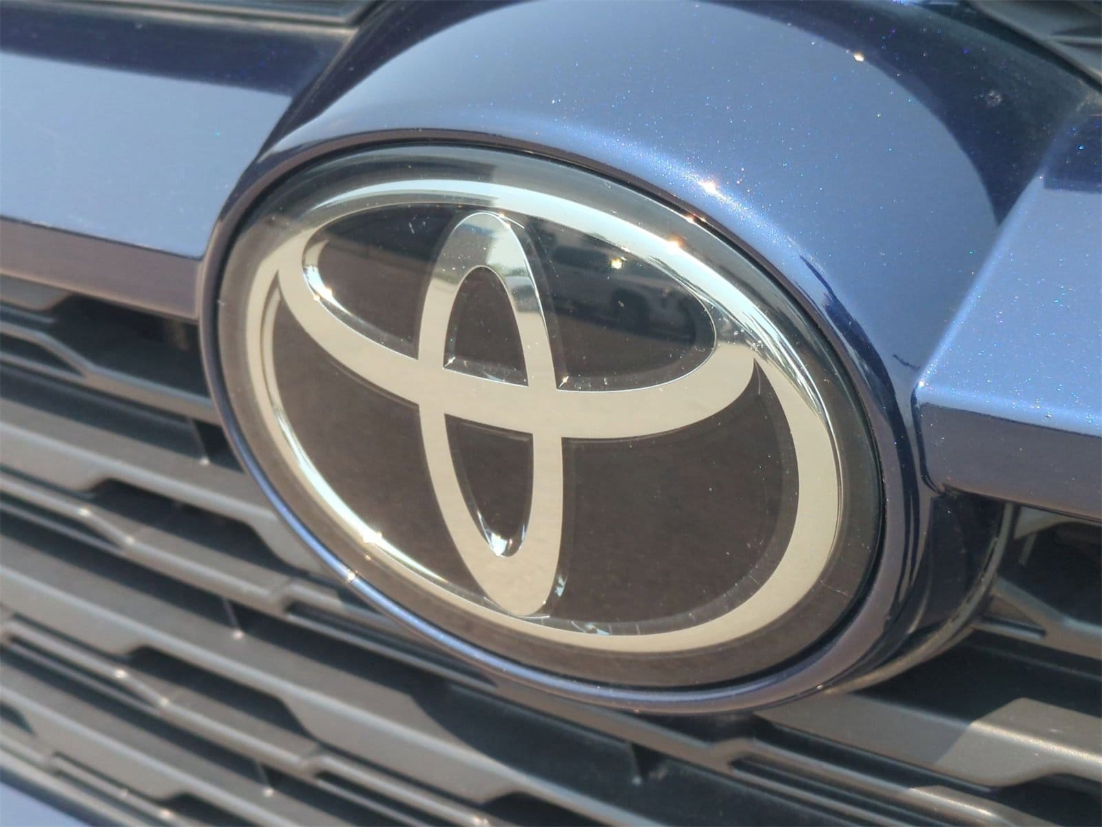 Thumbnail: 2021 Toyota RAV4 - 12