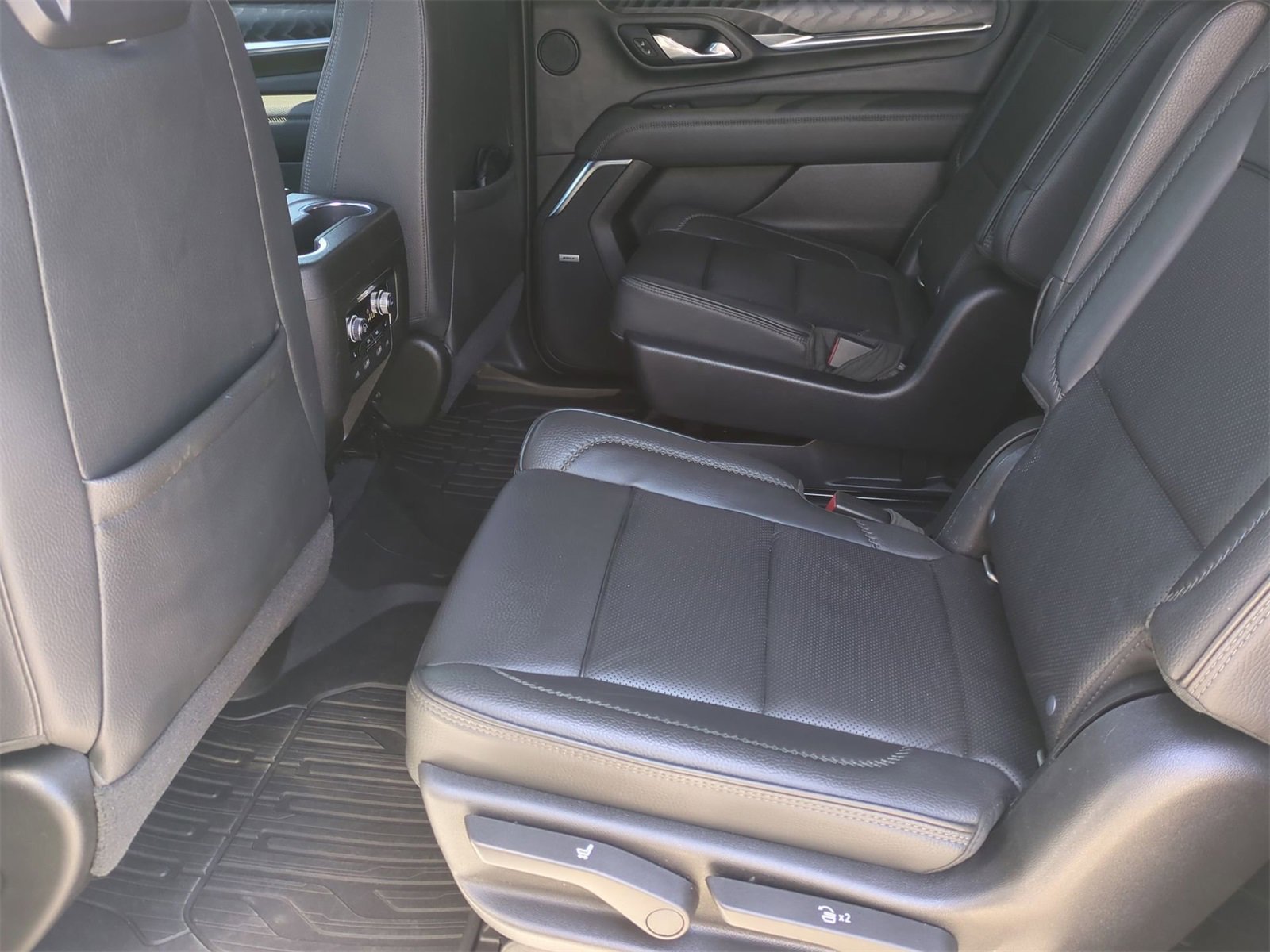 Thumbnail: 2021 GMC Yukon XL - 20