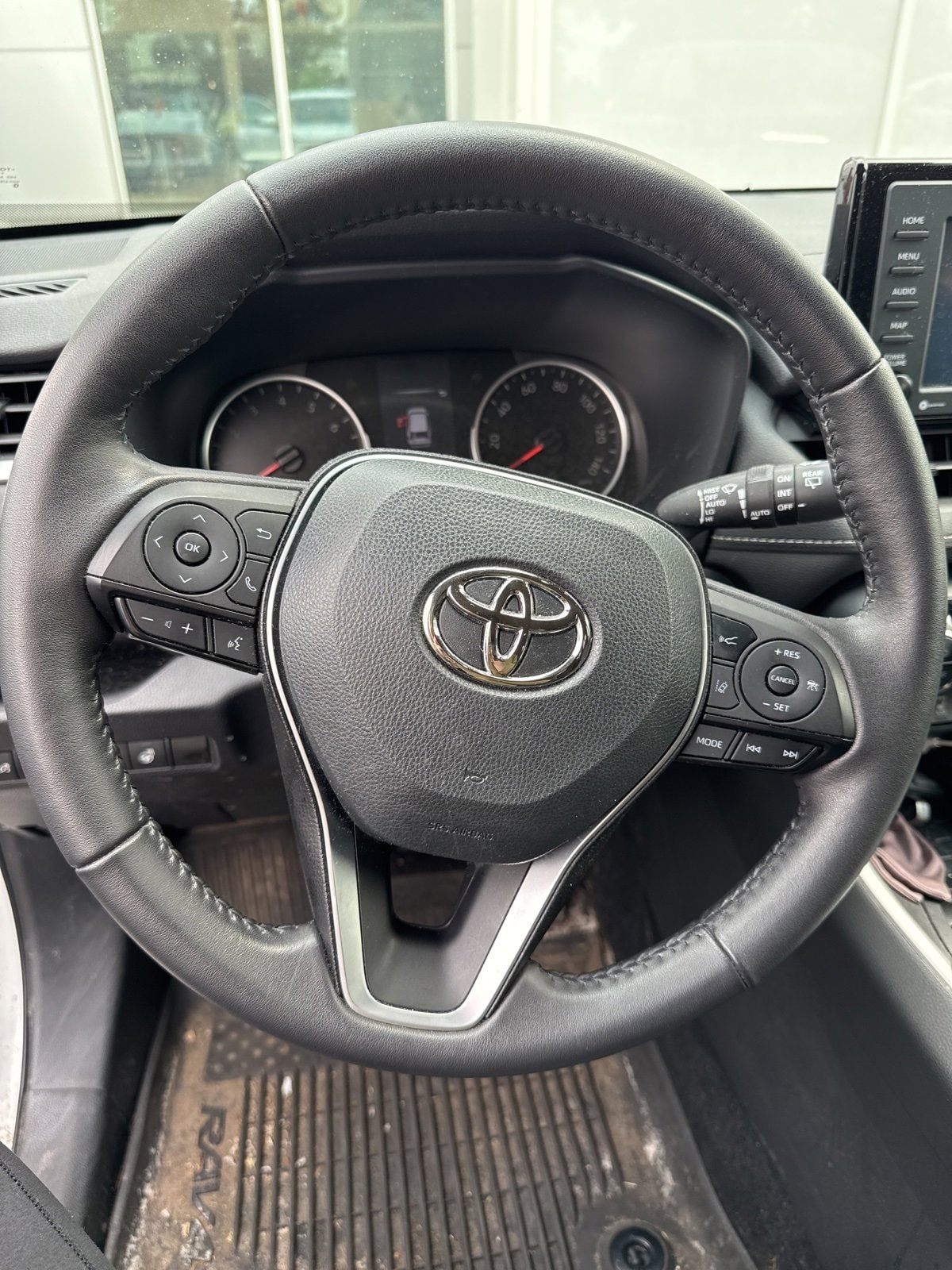 Thumbnail: 2022 Toyota RAV4 - 6