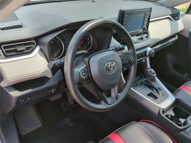 Thumbnail: 2020 Toyota RAV4 - 10