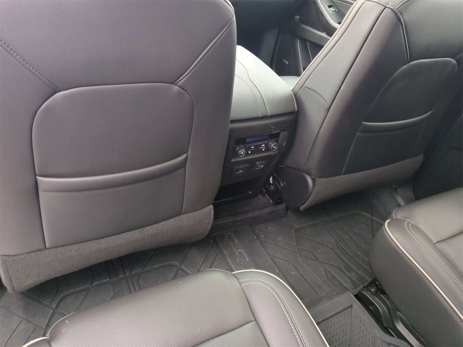 Thumbnail: 2023 Chevrolet Traverse - 18