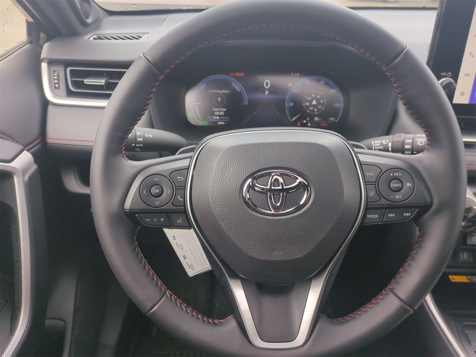 Thumbnail: 2025 Toyota RAV4 - 24