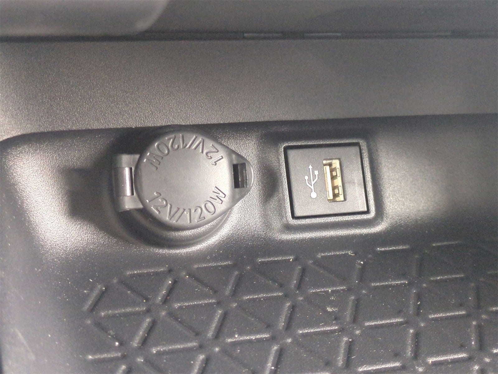 Thumbnail: 2025 Toyota RAV4 - 30