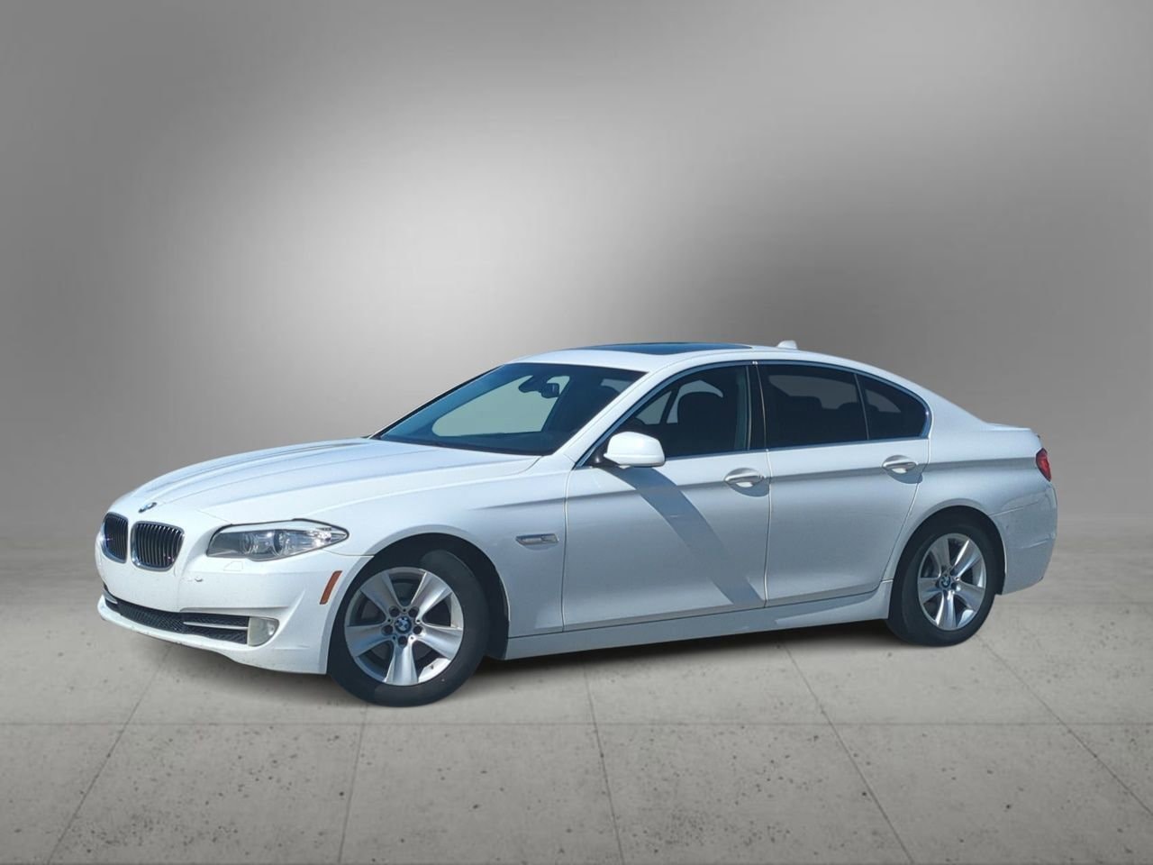 Thumbnail: 2011 BMW 5 Series - 1