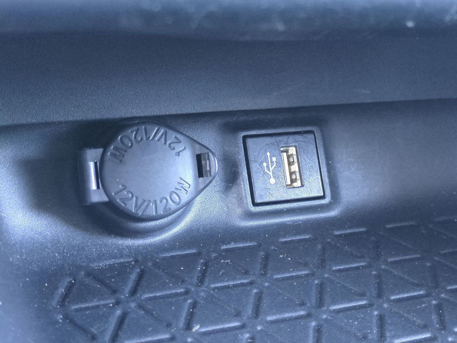 Thumbnail: 2023 Toyota RAV4 - 31