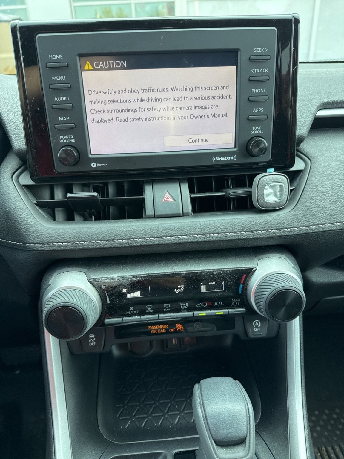Thumbnail: 2022 Toyota RAV4 - 8