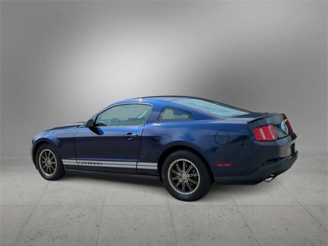 2011 Ford Mustang Base 6