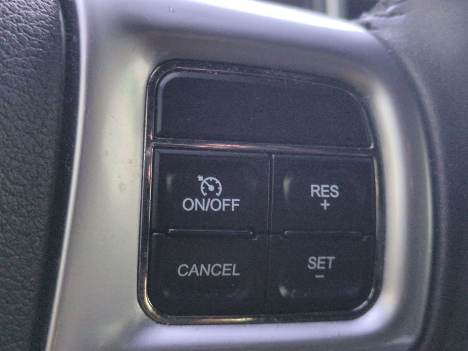 Thumbnail: 2012 Chrysler 300 - 24