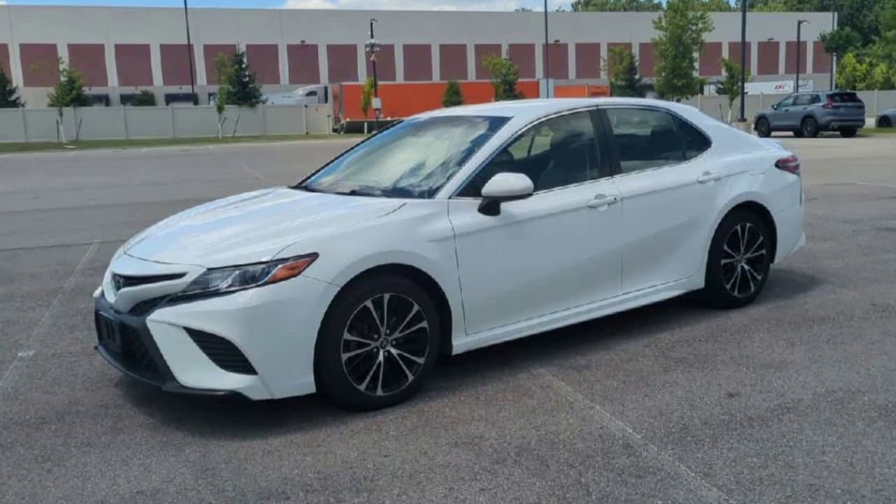 Thumbnail: 2018 Toyota Camry - 4