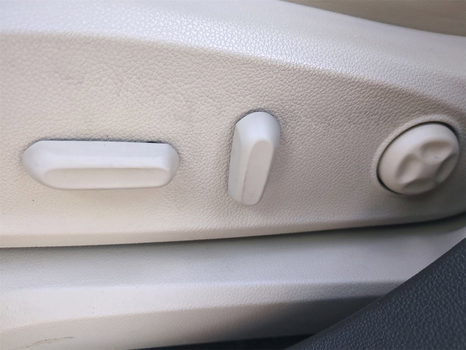 Thumbnail: 2017 Buick Envision - 17