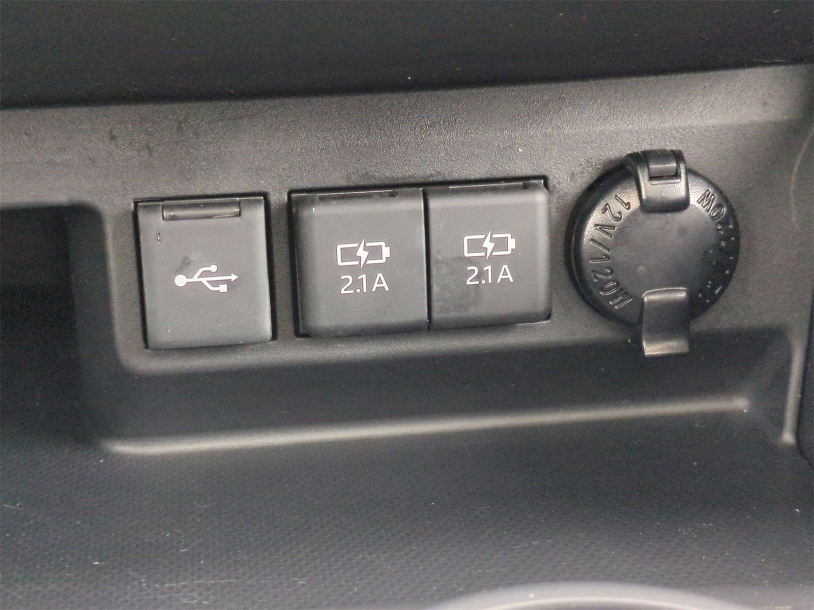 Thumbnail: 2021 Toyota Highlander - 33