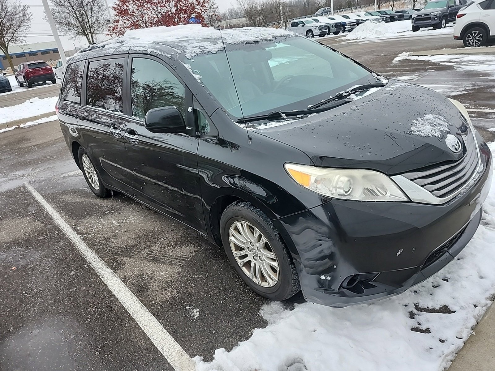 Thumbnail: 2013 Toyota Sienna - 3