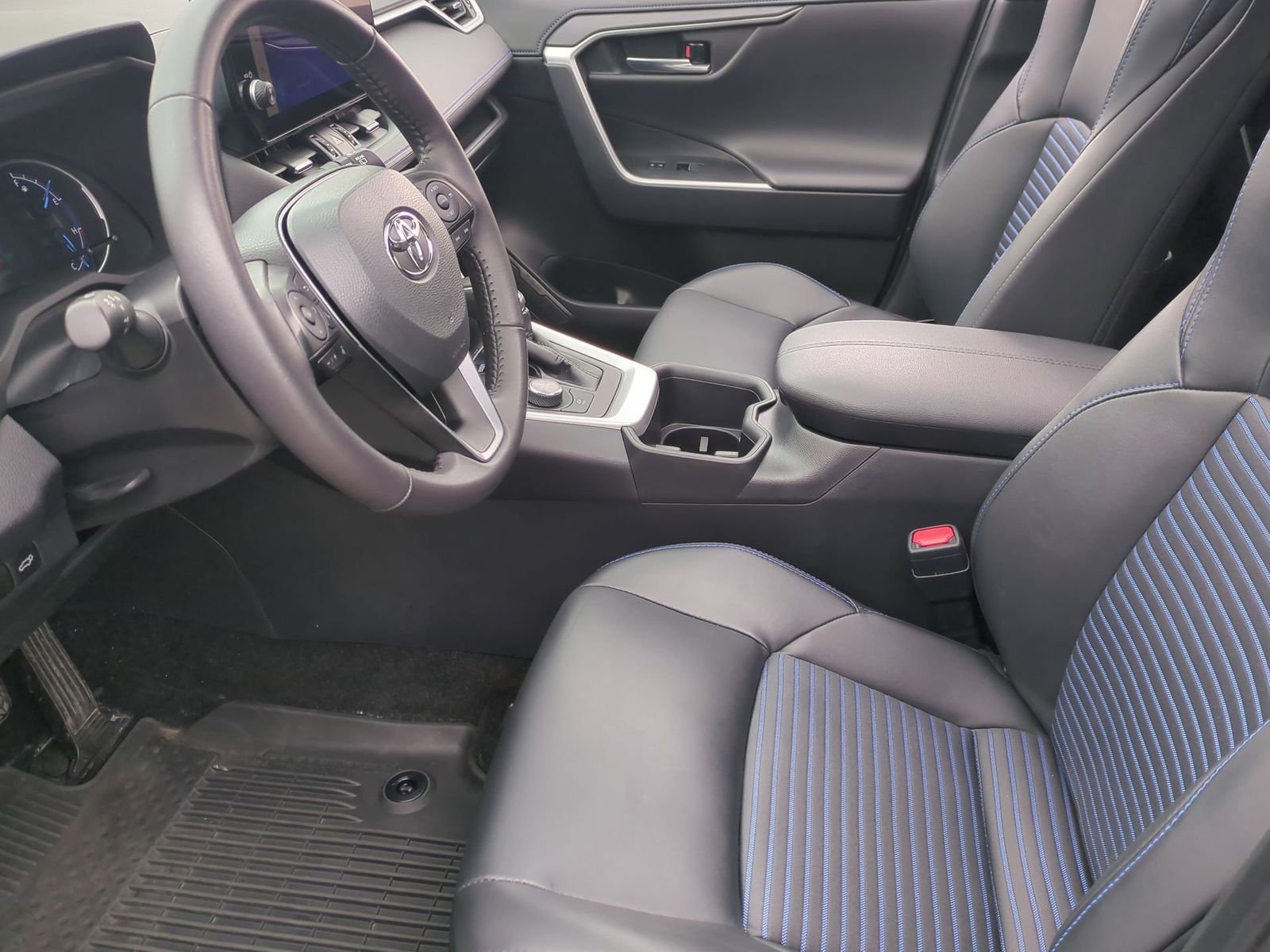 Thumbnail: 2024 Toyota RAV4 - 16