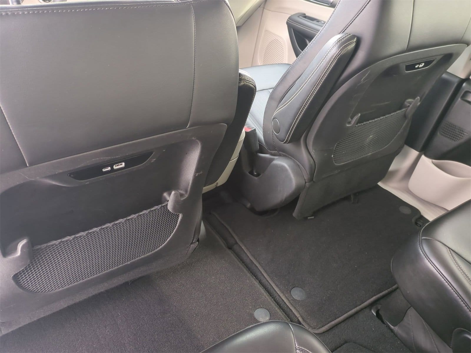 Thumbnail: 2024 Chrysler Pacifica - 18