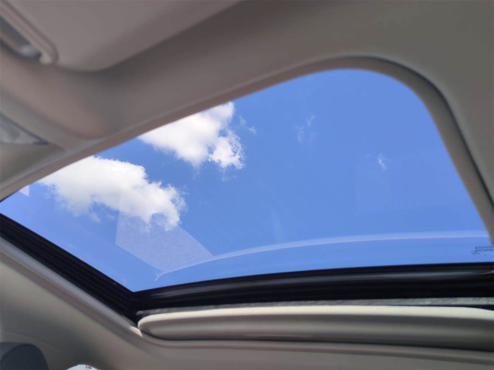 Thumbnail: 2023 Toyota RAV4 - 19