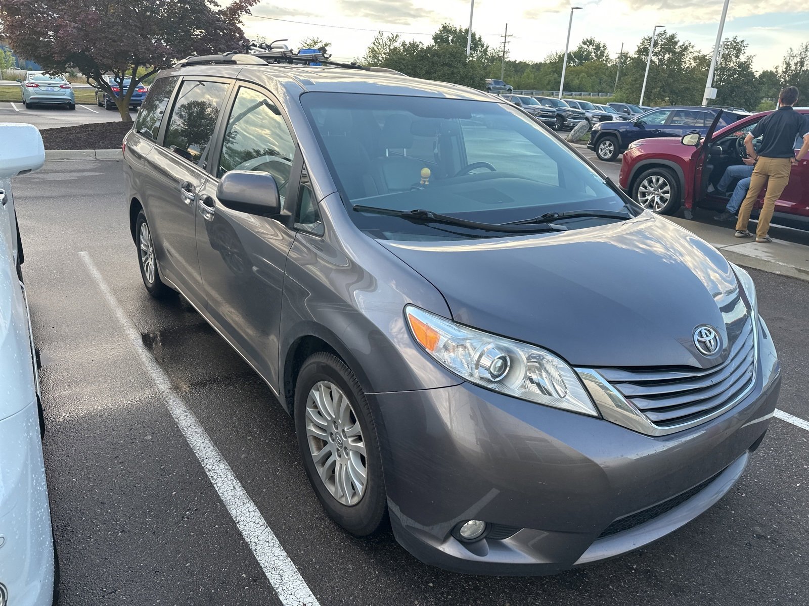 Thumbnail: 2015 Toyota Sienna - 2