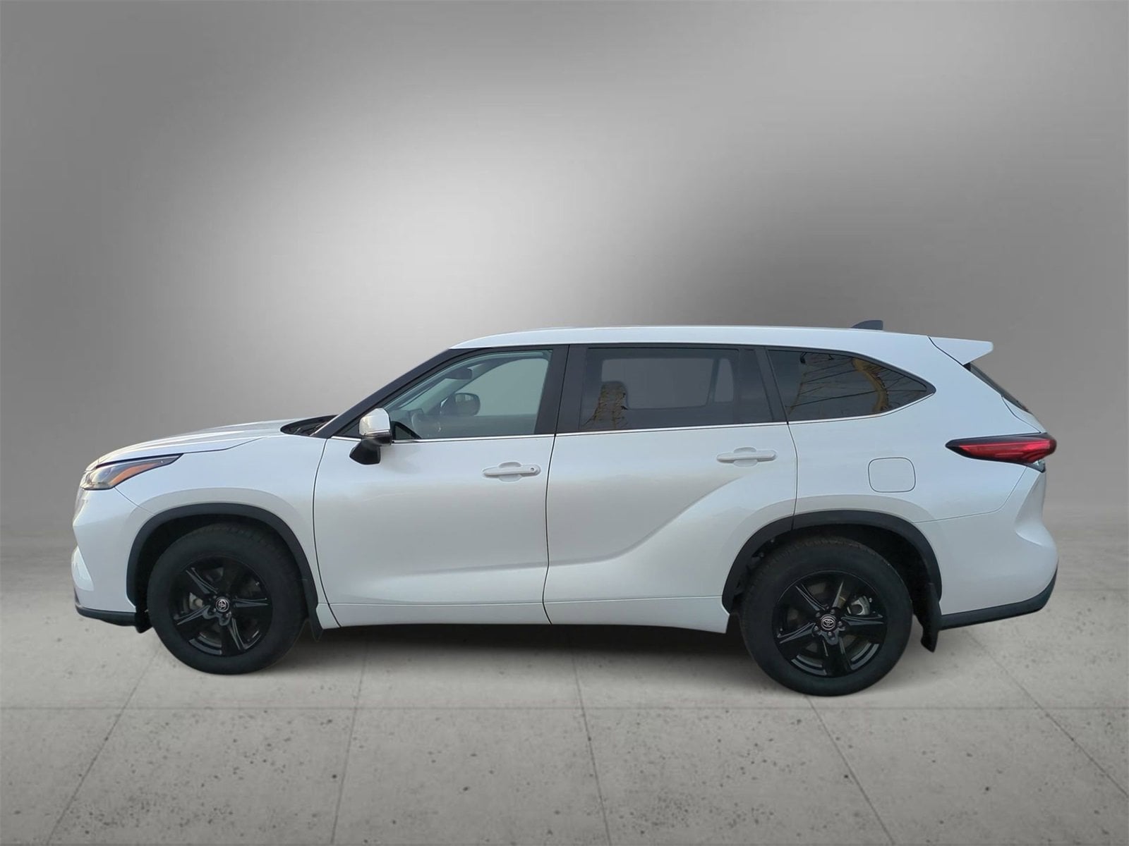 Thumbnail: 2023 Toyota Highlander - 5