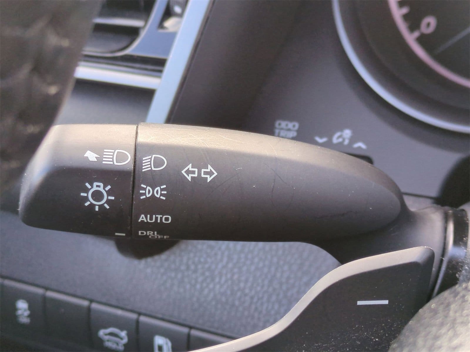 Thumbnail: 2023 Toyota Camry - 25