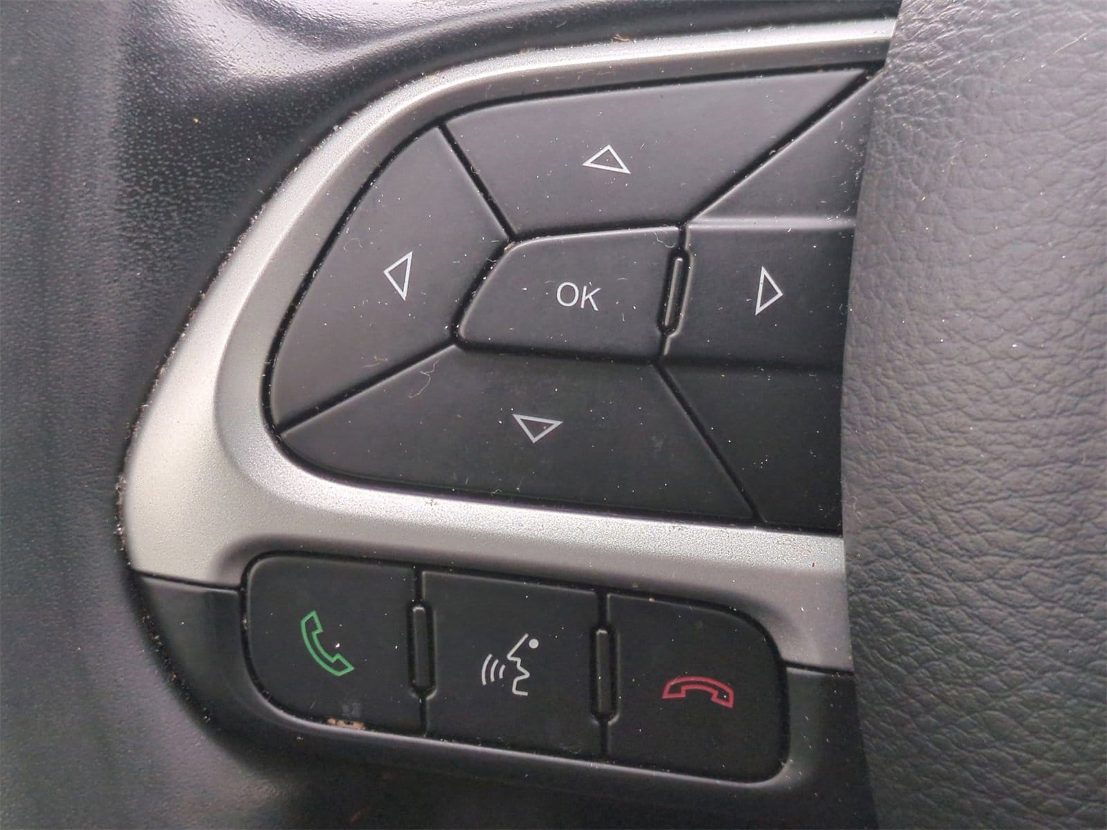 Thumbnail: 2020 Jeep Compass - 25