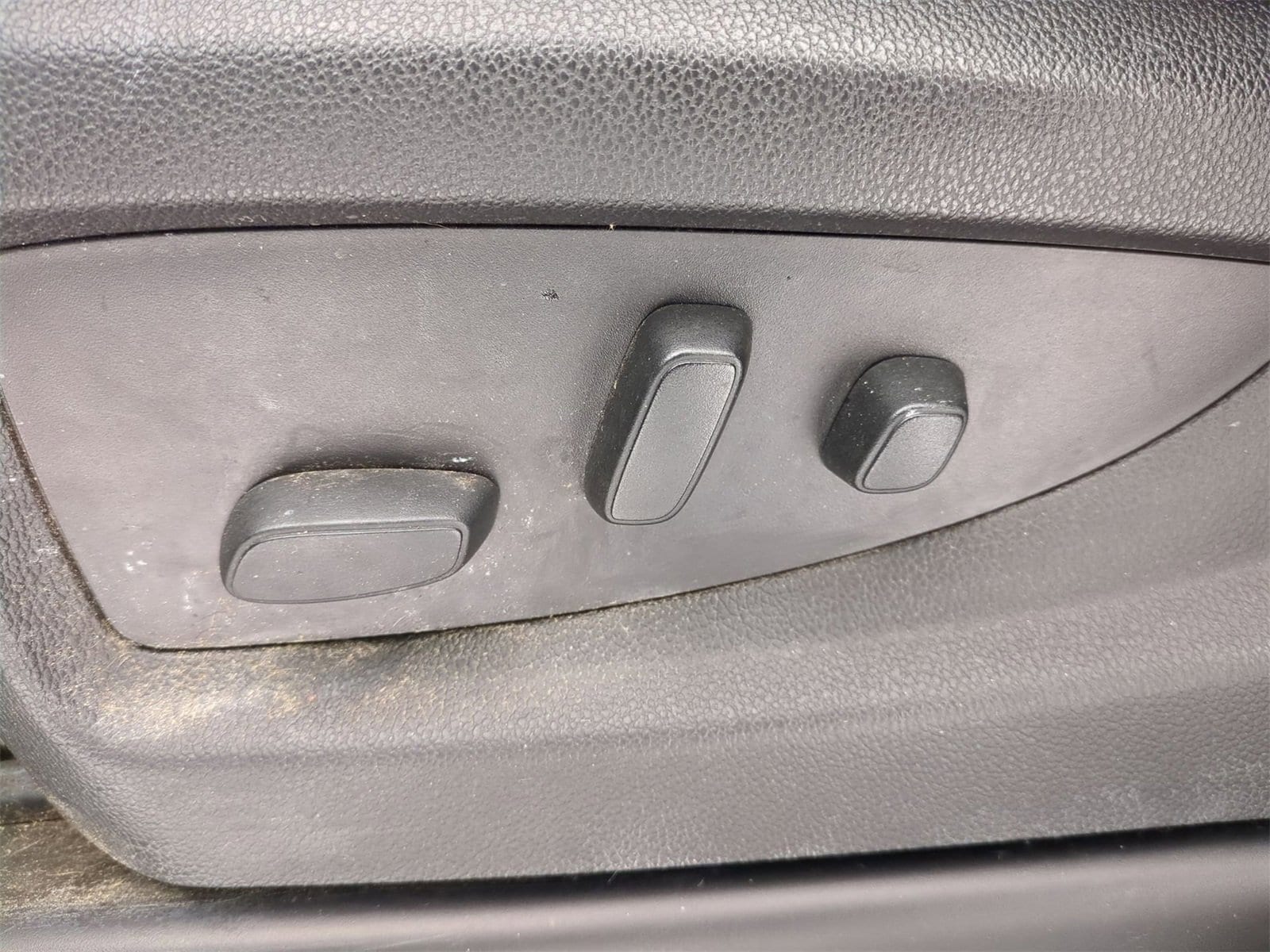 Thumbnail: 2016 Chevrolet Silverado 1500 - 17