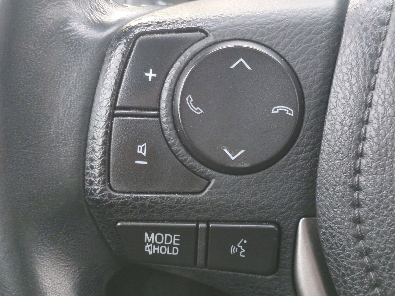 Thumbnail: 2017 Toyota RAV4 - 25