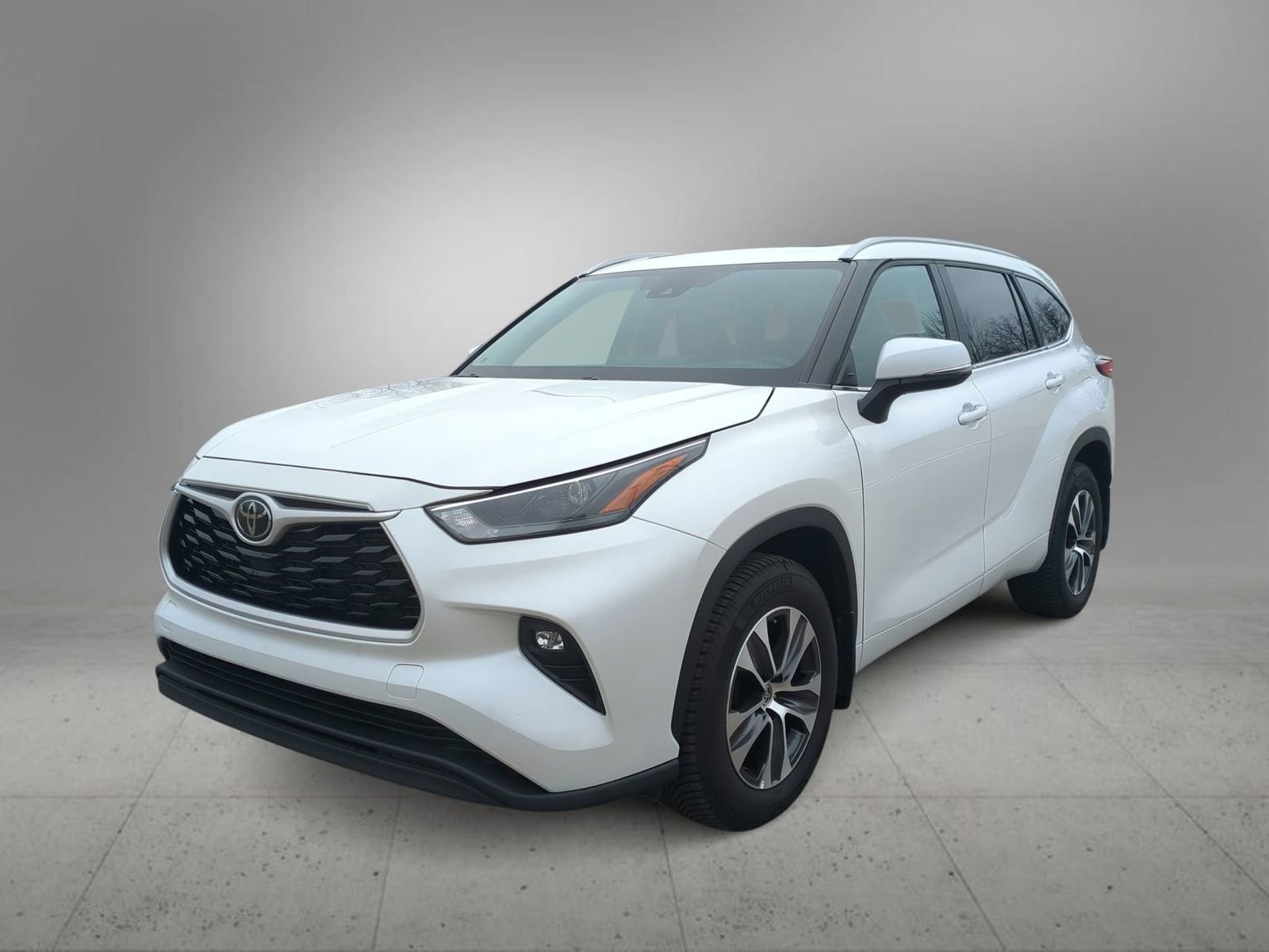 Thumbnail: 2023 Toyota Highlander - 4