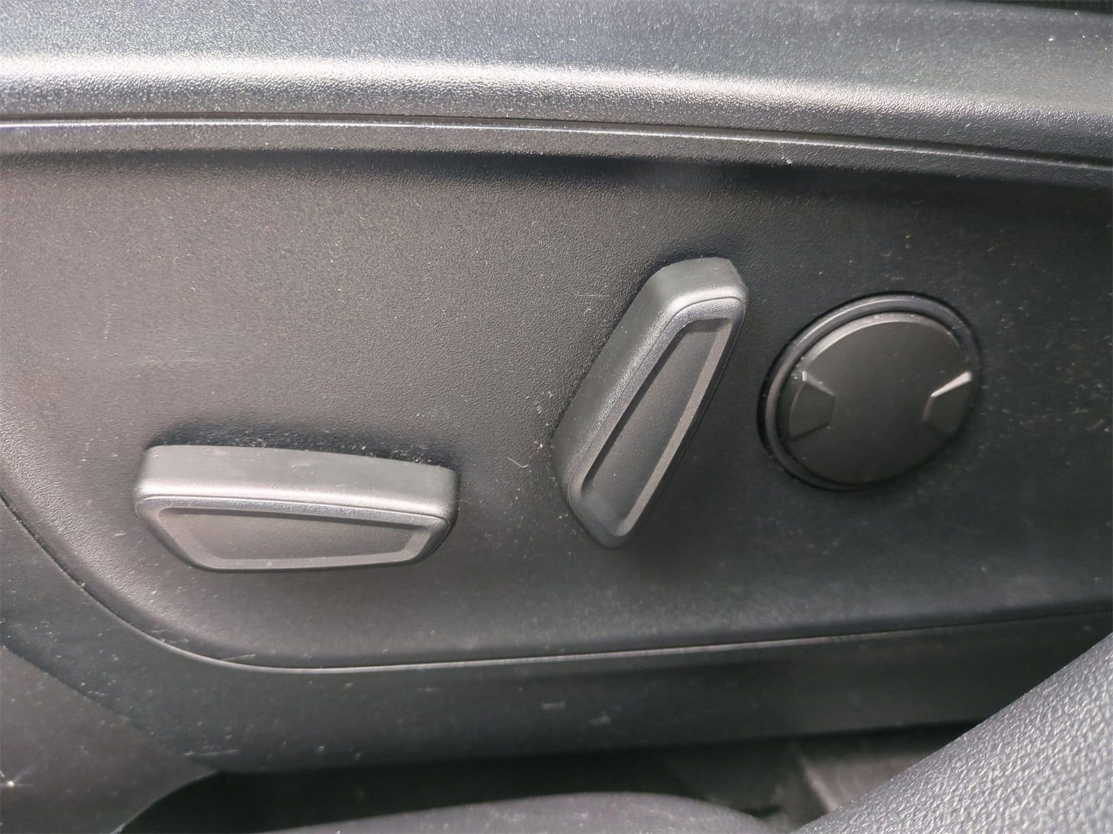 Thumbnail: 2020 Ford Escape - 17