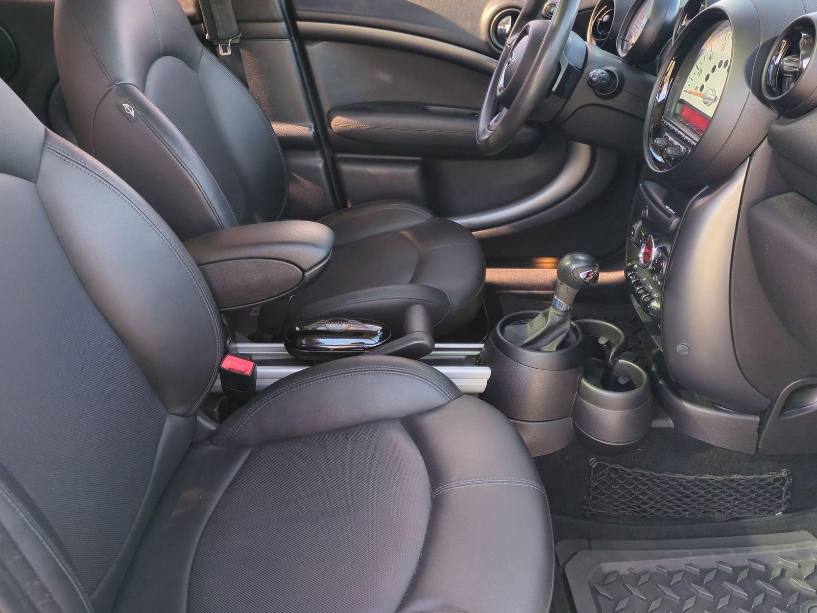 Thumbnail: 2014 MINI Cooper Countryman - 23