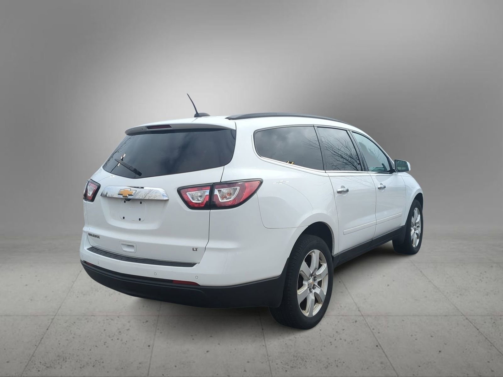 Thumbnail: 2017 Chevrolet Traverse - 8