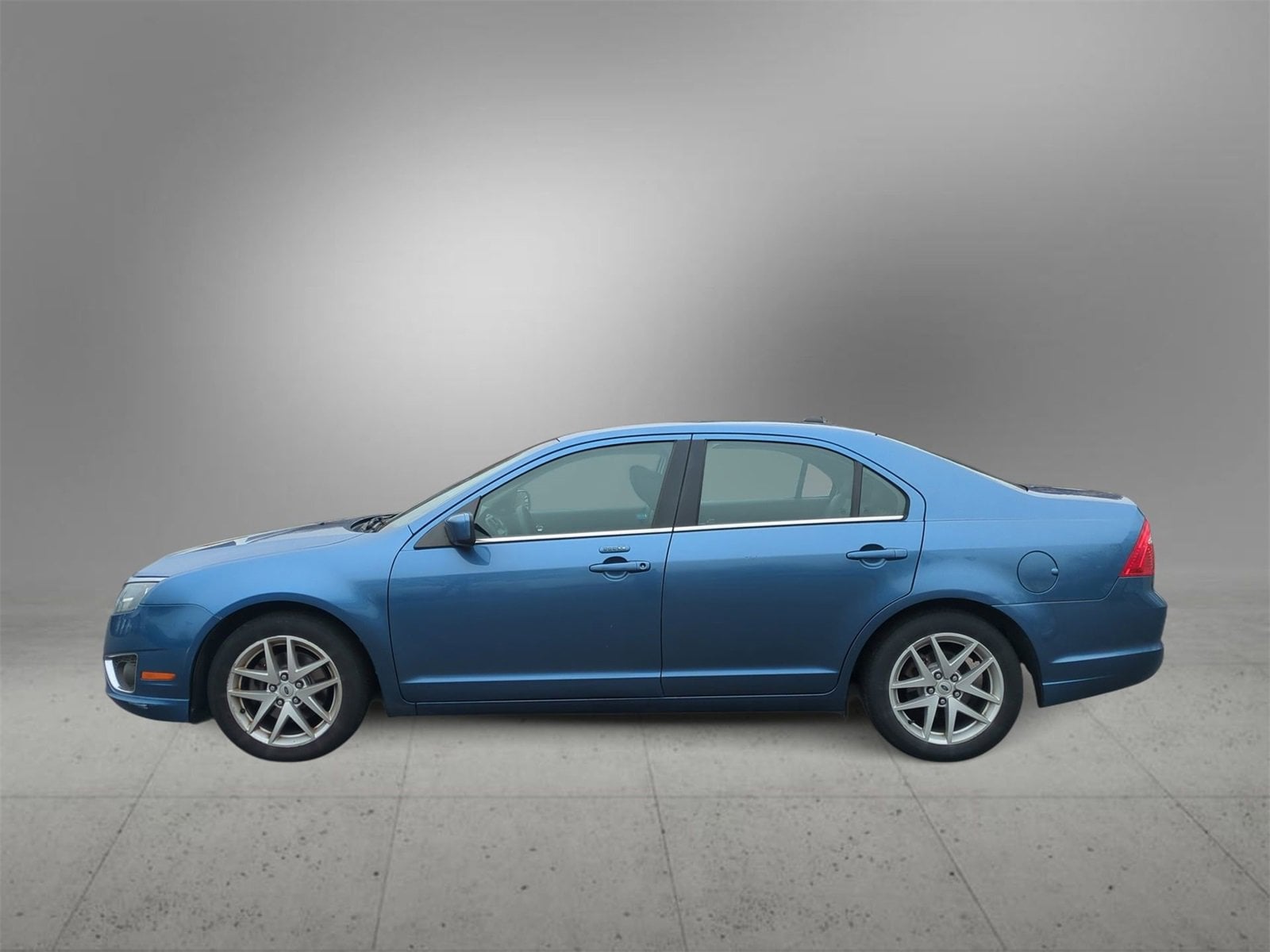 Thumbnail: 2010 Ford Fusion - 5