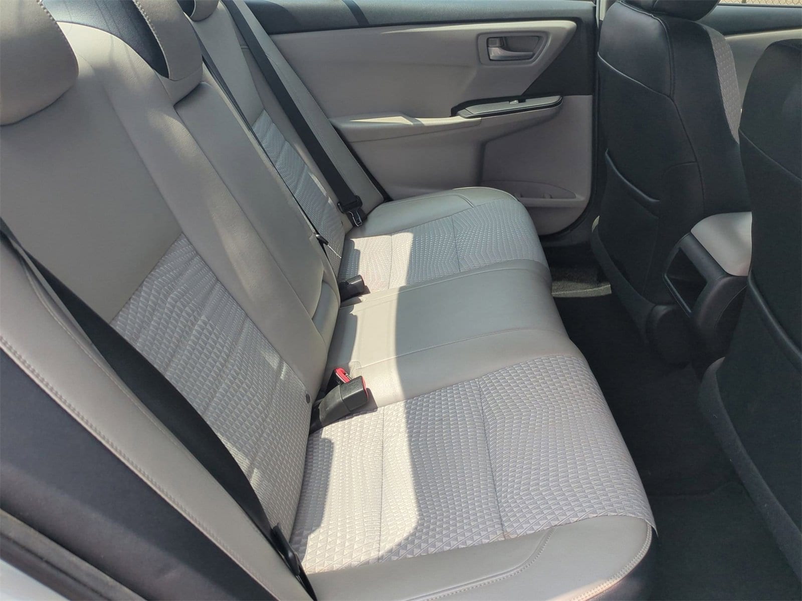 Thumbnail: 2015 Toyota Camry - 20