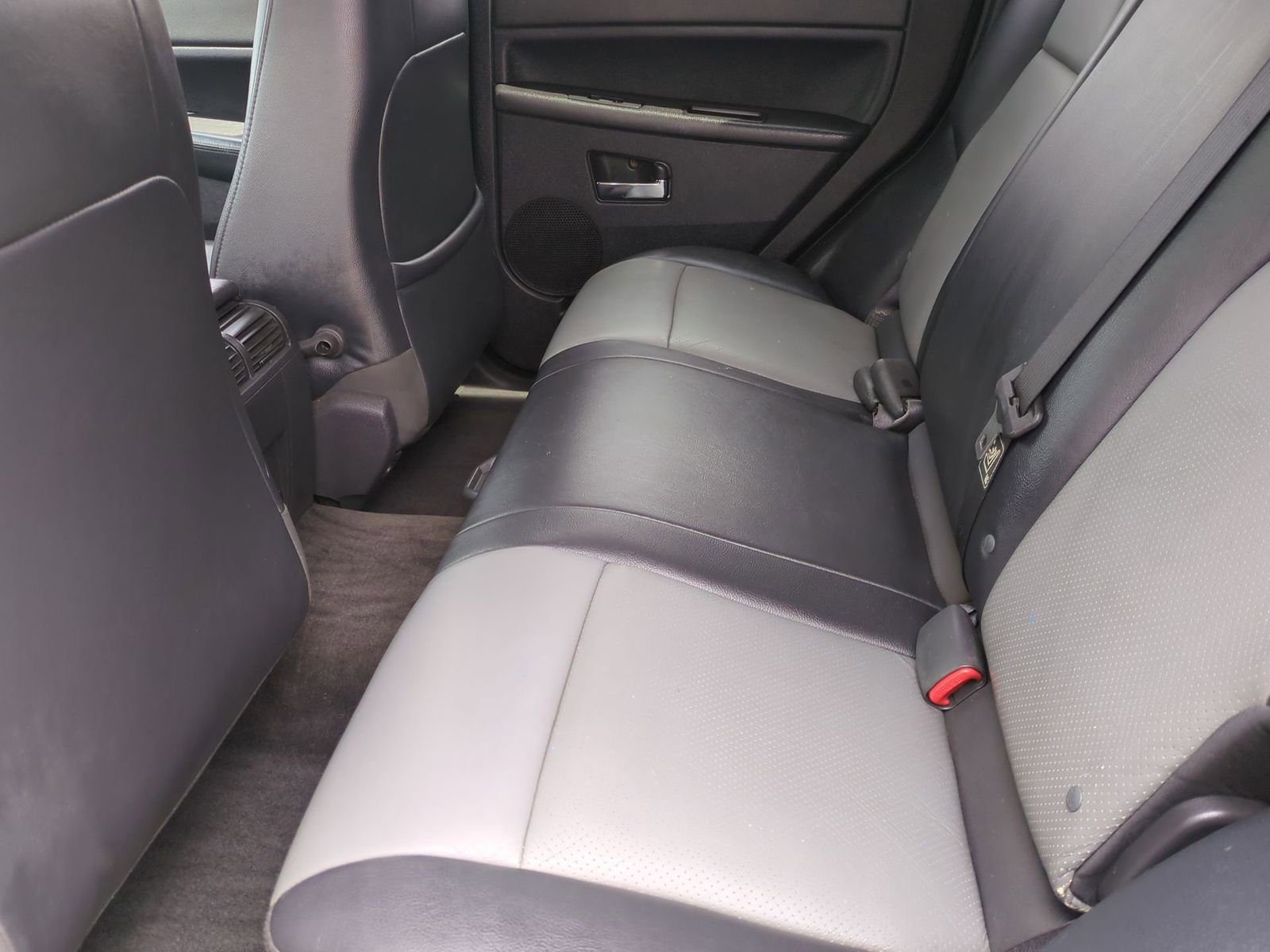 Thumbnail: 2010 Jeep Grand Cherokee - 20