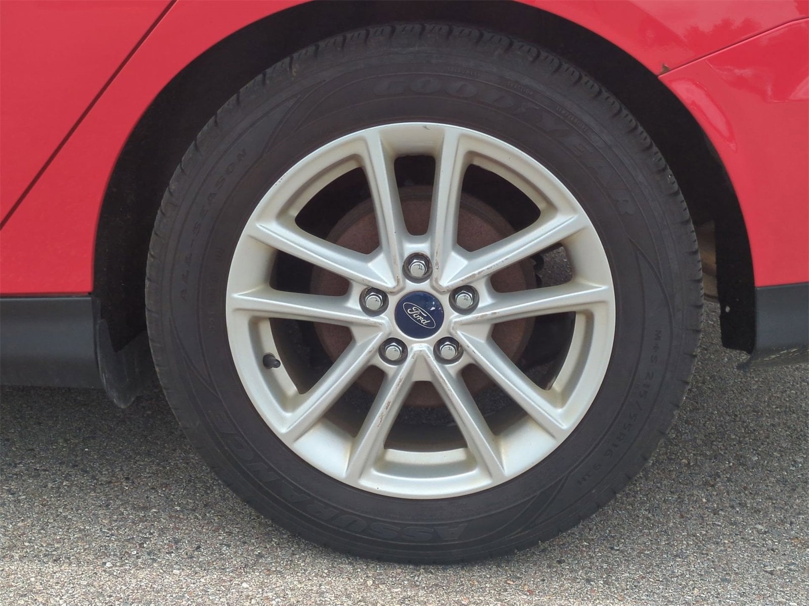 Thumbnail: 2016 Ford Focus - 14