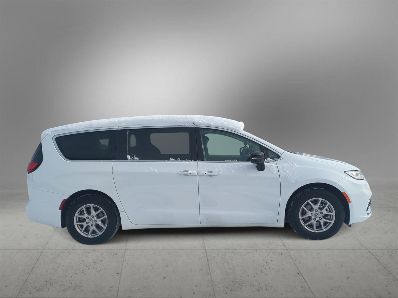 Thumbnail: 2024 Chrysler Pacifica - 9