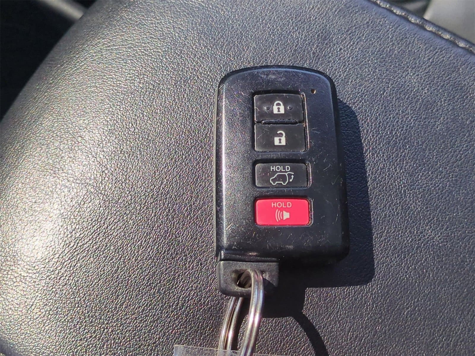 Thumbnail: 2014 Toyota RAV4 - 36