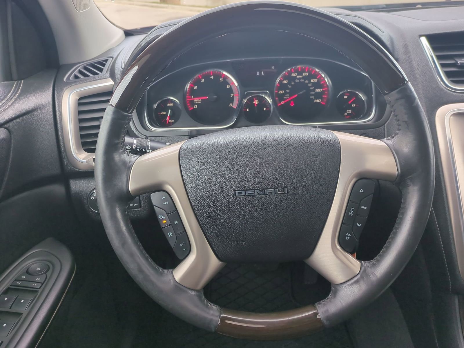 Thumbnail: 2015 GMC Acadia - 24