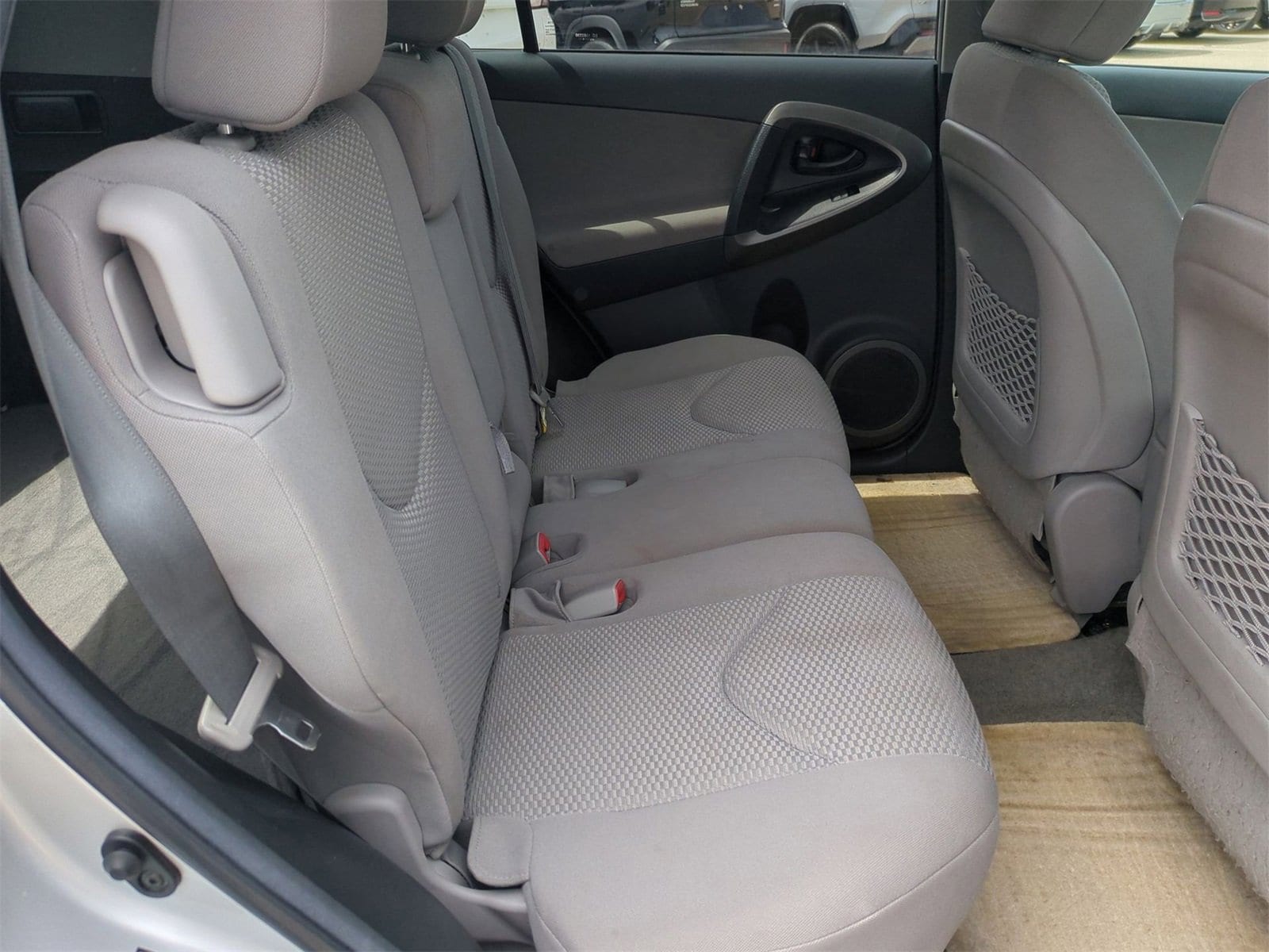 Thumbnail: 2011 Toyota RAV4 - 21