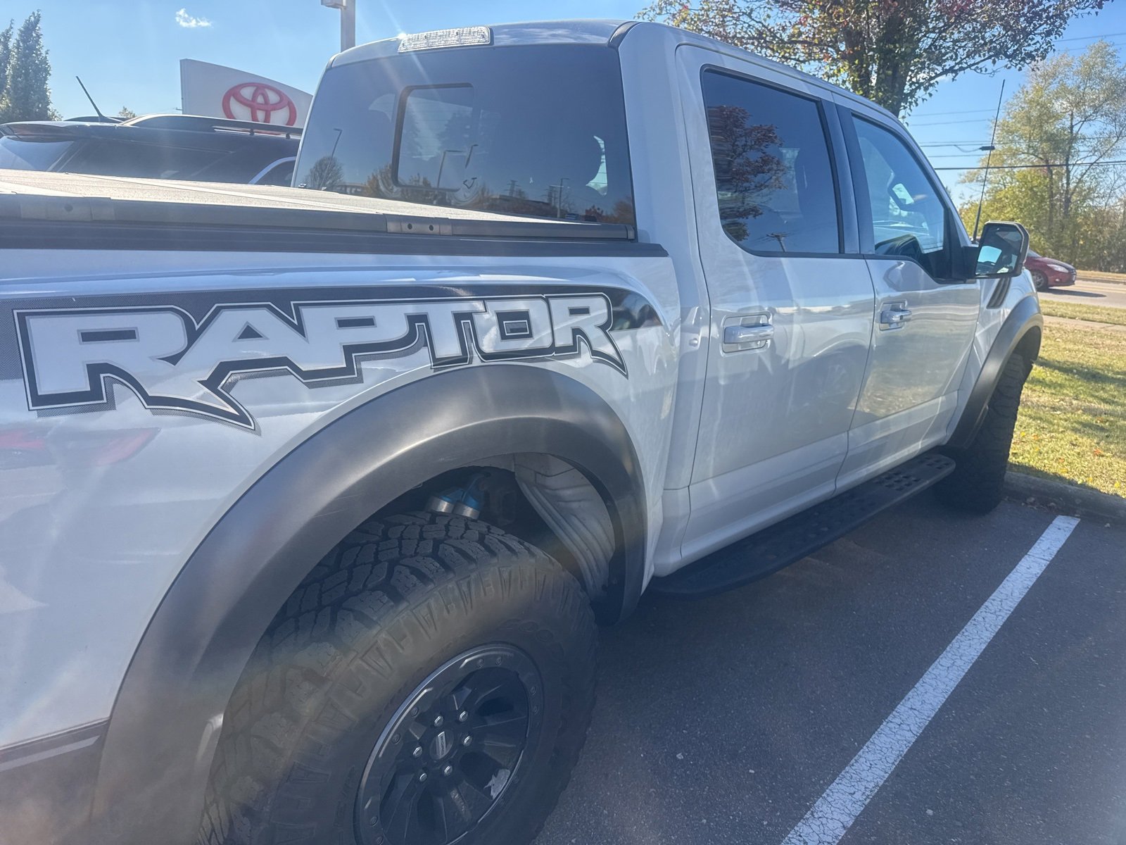 2017 Ford F-150 Raptor photo 2