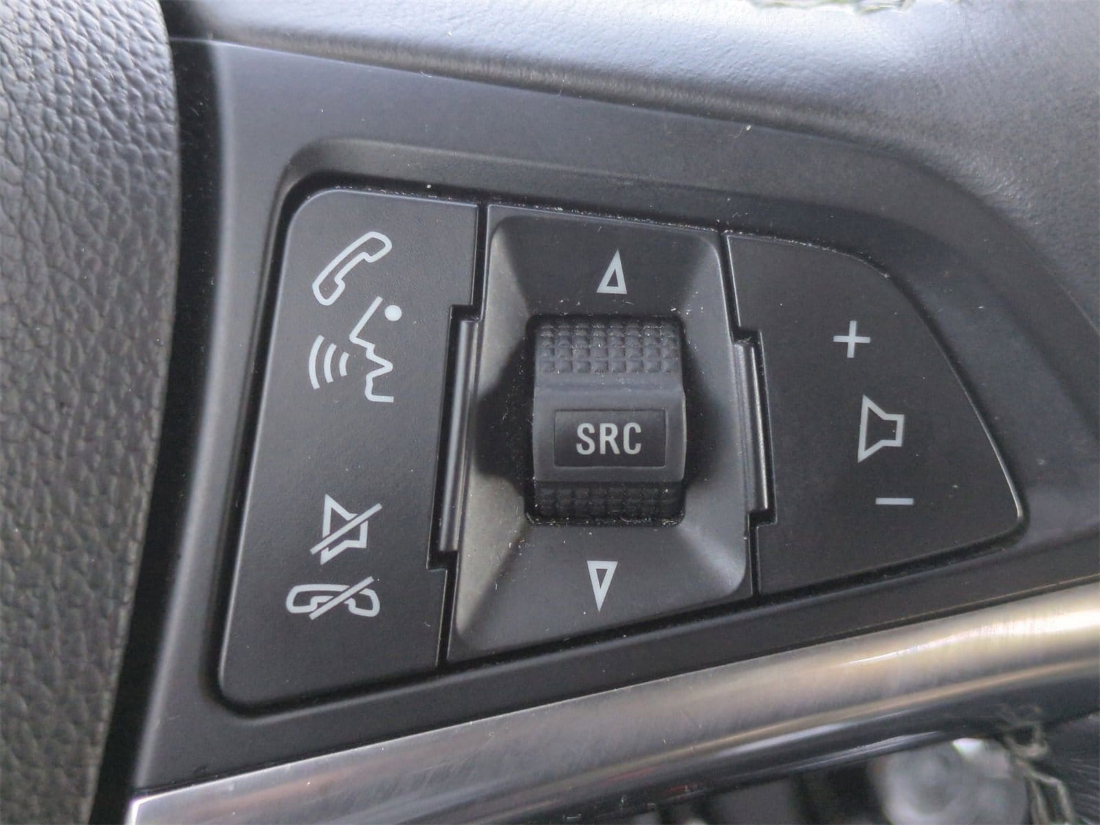 Thumbnail: 2018 Buick Encore - 26