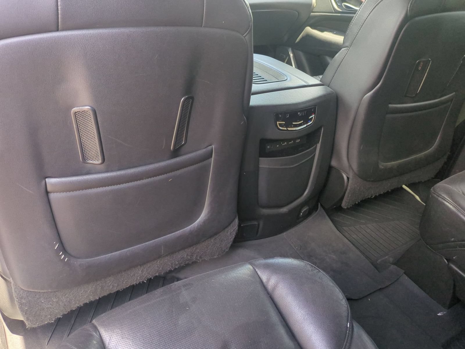 Thumbnail: 2019 Cadillac Escalade - 18